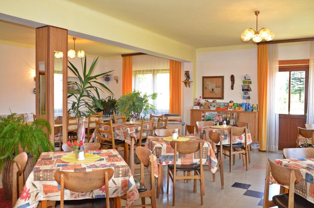 Gasthof-Pension Karawankenblick Пёрчах-ам-Вёртерзе Экстерьер фото