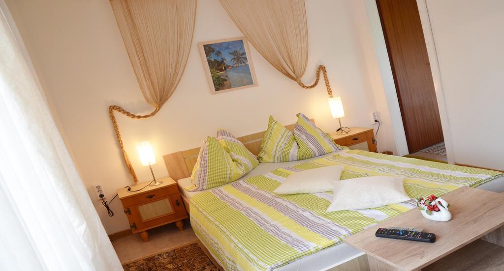 Gasthof-Pension Karawankenblick Пёрчах-ам-Вёртерзе Экстерьер фото
